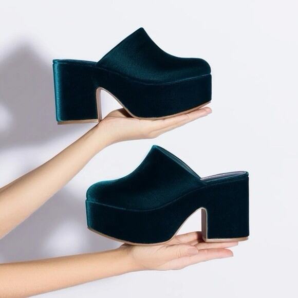 Larroude Shoes - Larroude Shoes Womens 6.5 Green Miso Velvet Clog Heels Platform Retro Glam